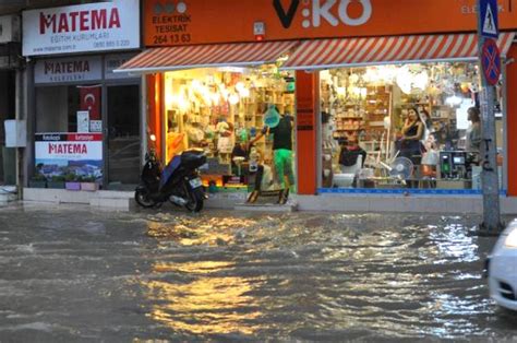 D­e­n­i­z­l­i­­d­e­k­i­ ­s­a­ğ­a­n­a­k­ ­y­a­ğ­m­u­r­ ­h­a­y­a­t­ı­ ­o­l­u­m­s­u­z­ ­e­t­k­i­l­e­d­i­ ­-­ ­S­o­n­ ­D­a­k­i­k­a­ ­H­a­b­e­r­l­e­r­